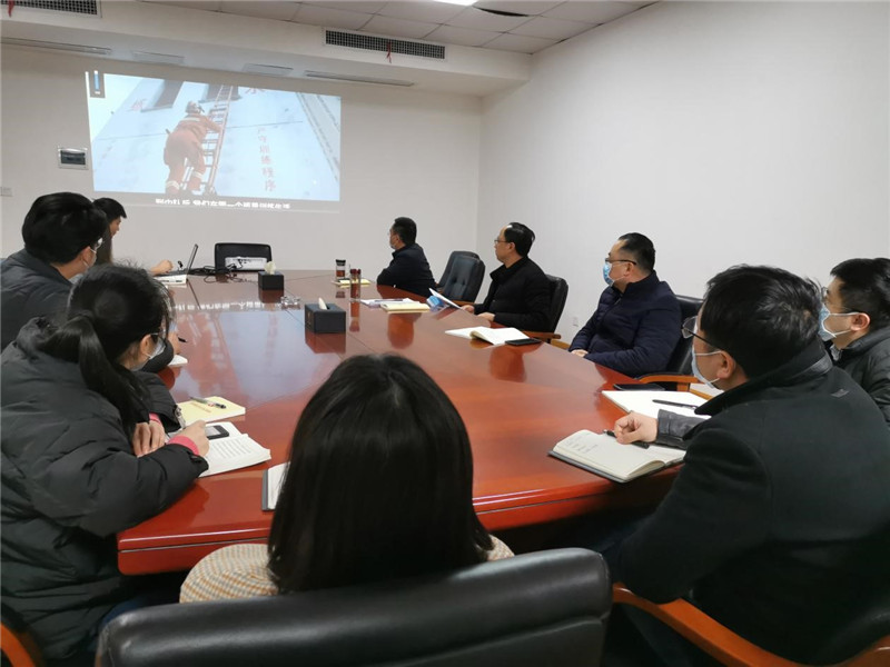 新兴产业基金公司开展“讲道德 树新风 争创文明单位”道德讲堂2.jpg